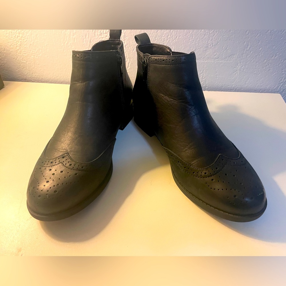 Vionic Womens Sawyer Black Chelsea Bootie Size 41/9.5